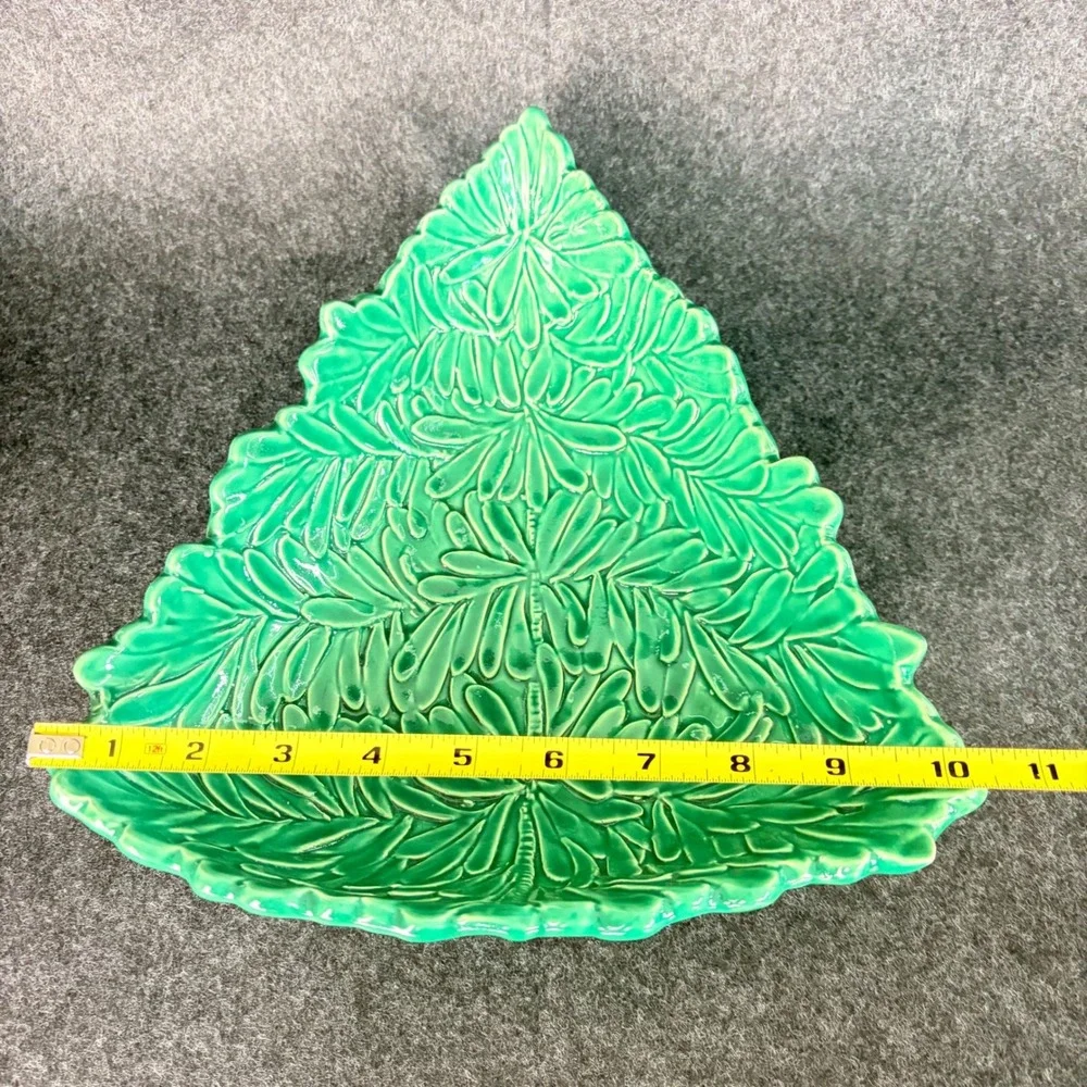 VIETRI Lastra Holiday Figural Tree Green Ceramic Christmas Embossed‎ Bowl Italy